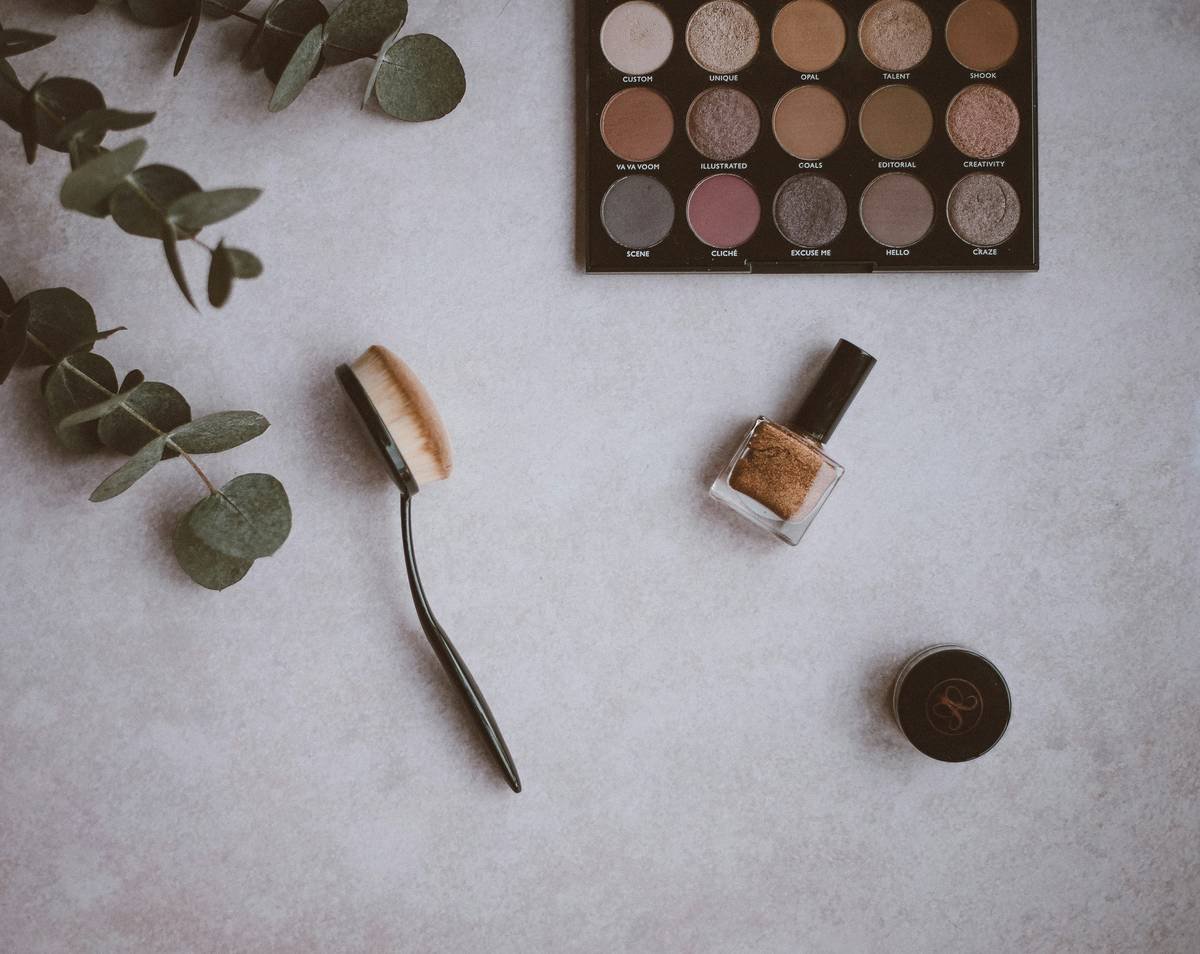 Infographic showing side-by-side comparisons of misleading clean beauty labels versus transparent ingredient disclosures, including terms like 'fragrance-free' vs 'unscented' and 'natural' vs certified organic